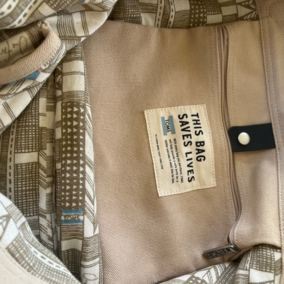 TOMS Chevron Woven Straw Large Tote Bag - Picture 5 of 11